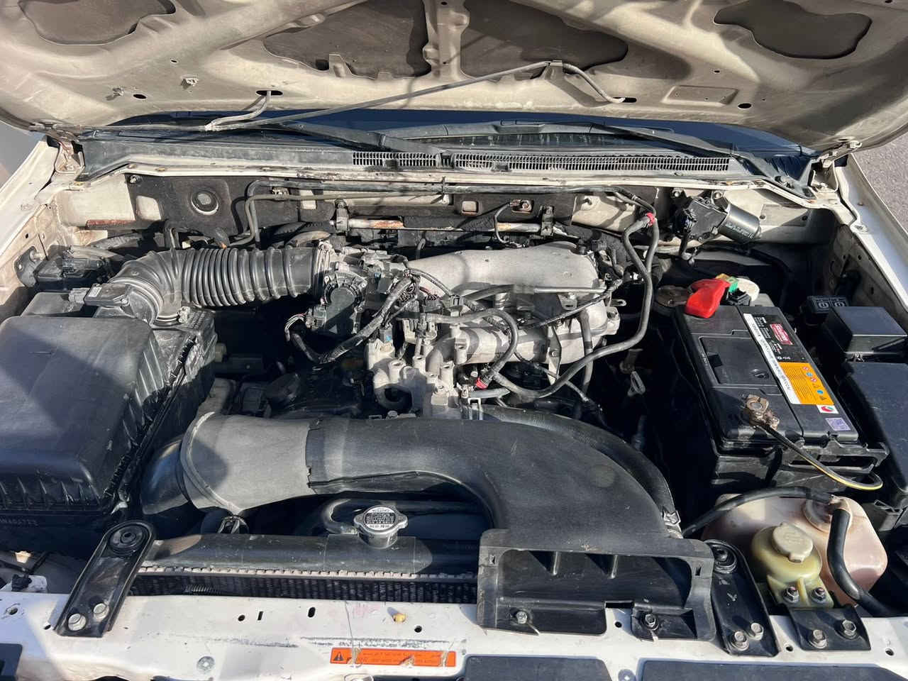 اعلان 
باجيرو حبتور 2010 
فول مواصفات 
مكينه 3500 بلادي 
بيه جاملغ وربع البنيد صبغ بدون ضربه 
الباقي مكفول 
نصبته حلوه 
تبريد شغال ثلج 🧊❄️
كشنات  جلد 👌
تحكم استيرن شاشه اندرويد 
زوج تايرات جديد
السياره عليها ادامه بل الكامل 
لايت زنون 
رقم بغداد بسمي تحويل ثاني يوم 
مكان السياره بغداد المحمودية 
السعر 124 💵💸🤑
الاستفسار ***********
