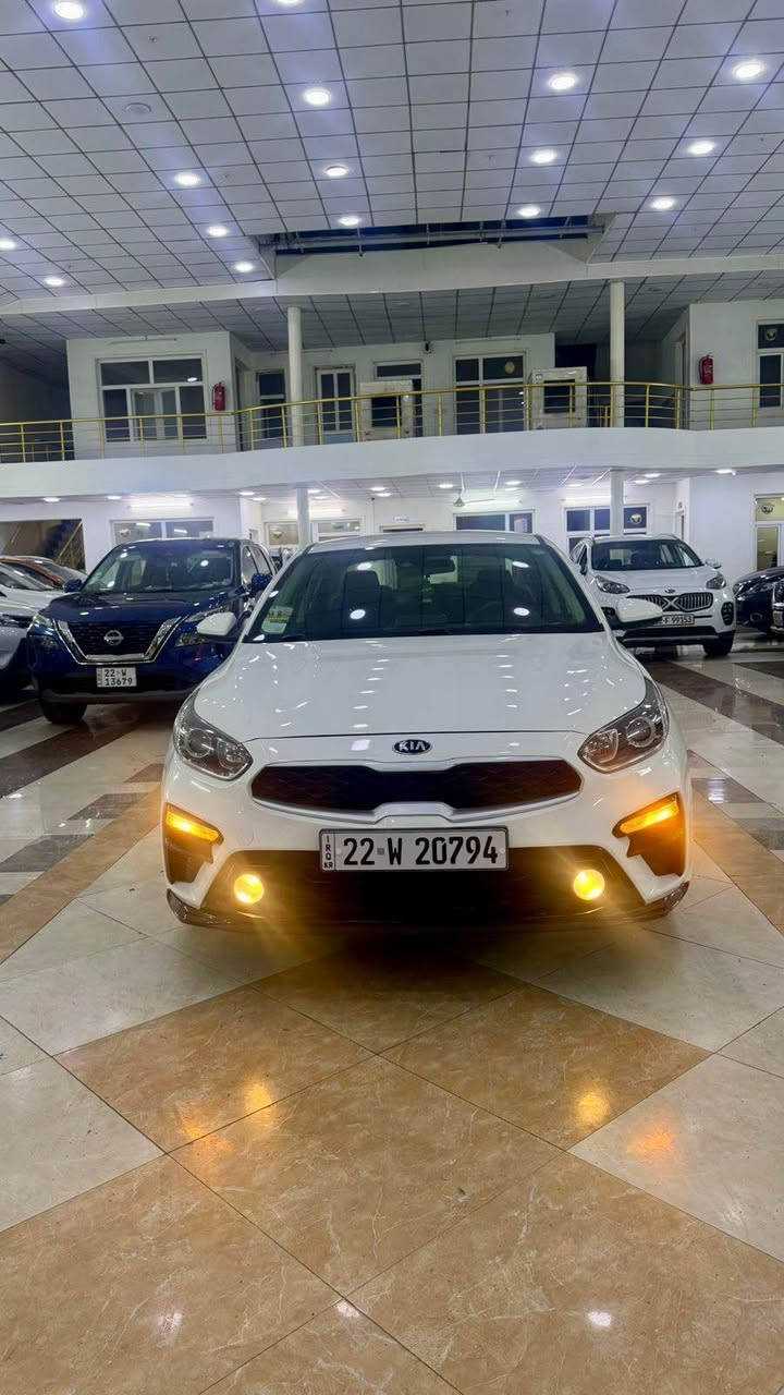 السلام عليكم كيا فورتي موديل 2020 وارد امريكي مواصفات XEنص فول محرك 2000 دوش  تخم تاير صدر كله جديد كامره رادار بي ويل كب حادس جا ملغ و باب بدون أرباك بدون دواخل شرط سيارة بسمي تعويل وكالة شرط ماشية 60 mile السيارة 100/100 جديدة رقم شانسي 3KPF24AD7LE227744 مكان السيارة أربيل داخل معارض واتساأب موجودة 
ء*********** كورك Singapore
