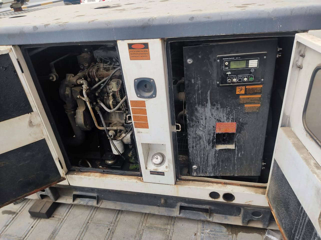 السلام عليكم 
مولدات للبيع 

١.مولدة ٥٠ كي في بركنز صيني لوفل

٢.مولدة ١٥٠ كي في بركنز صيني لوفل
مستعملة لمدة ٣ اشهر اخت الجديدة

مكان بغداد -كاظمية 
الشراي يتفضل يتواصل واتس مع صاحب الرقم اني مكلف بالنشر 
***********
