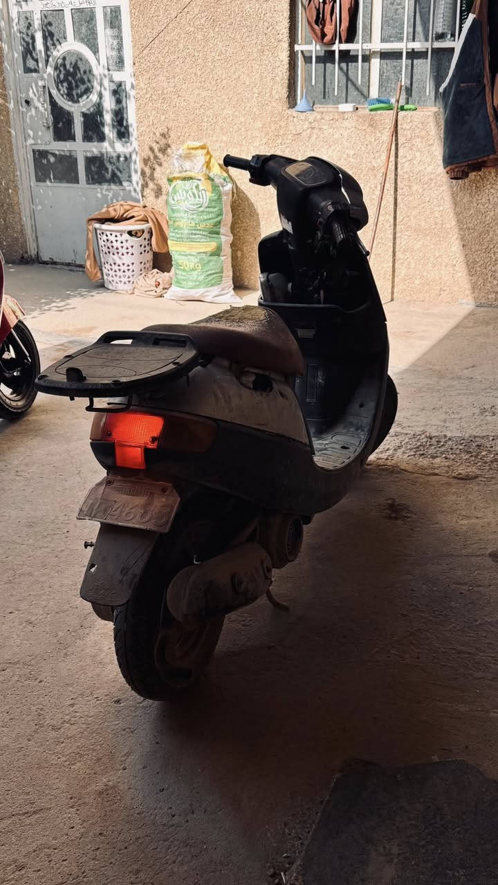 سلام عليكم دراجه بطه 60 للبيع الدراجه كلشي شغال نقصهة فقط لايت امامي وباتري كاعد اما الباقي كلشي شغال السعر 225 وبيهة مجال مكاني حله مركز ***********
