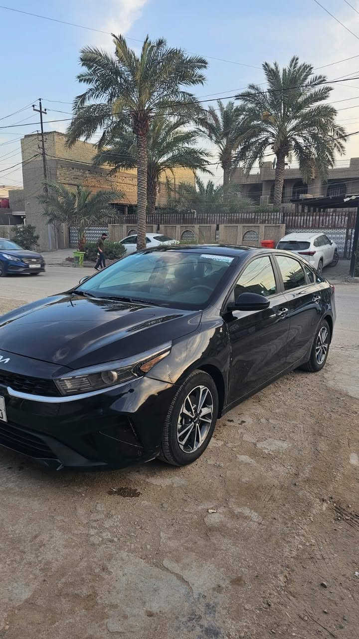 السلام عليكم 
كيا فورتي موديل 2024
وارد امريكا 
بسمي تحويل ثاني يوم 
الحادث جاملغ امامي مصبوغ 
الجاملغ الخلفي بي بارد 
ماشيه 37الف مايل 
السياره جداً نضيفه 
العنوان بغداد الجديدة المشتل 
السعر المطلوب 148
للاستفسار الاتصال على الرقم 
***********
السياره بيهه ملاحضات جداً بسيطه
