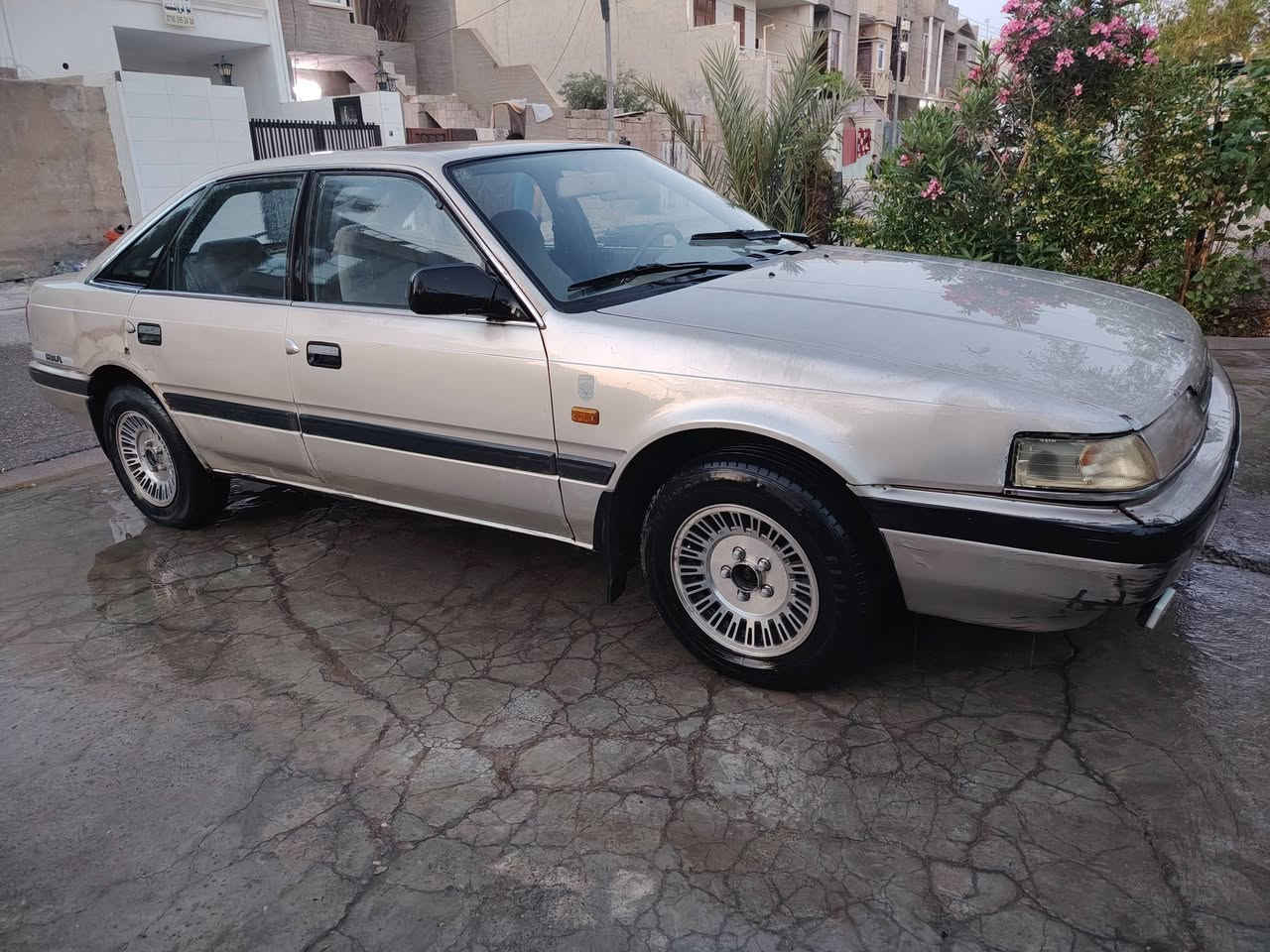 مازدا ٨ بةخ
سنةوي 
رةقم بيتاقةي بننزين
بةناو خؤمةوية 
بي كيشة 
***********
***********
