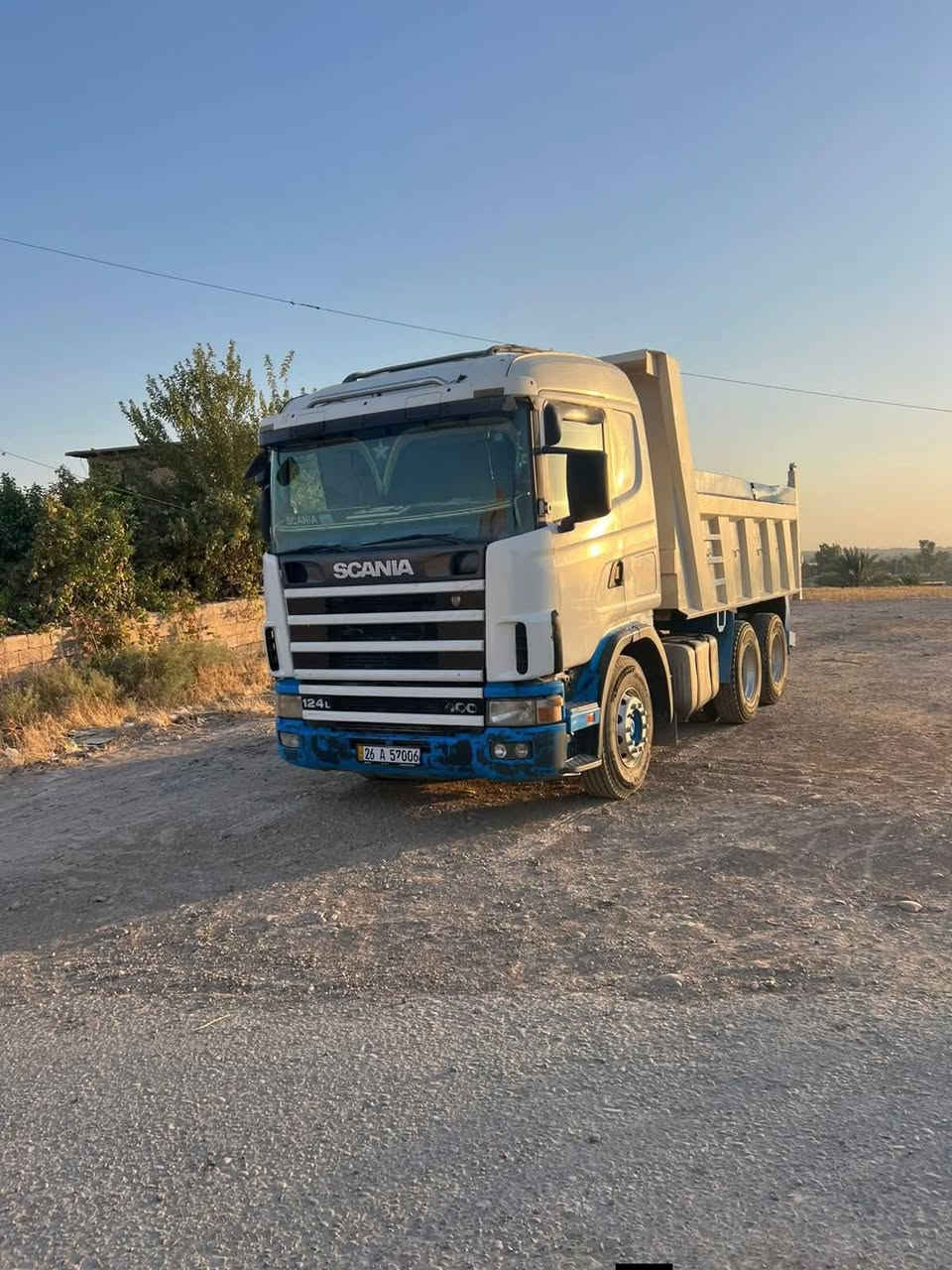 سكانيا بومه
موديل 2000
بمب ونوزل 
كير 3*3
سنگل عضله 
سنويه 2030
بدي مالير 
تخم تاير جديد
سياره كلها شرط 

للبيع  ***********
