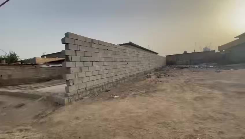 السلام عليكم دار البيع مساحته الكلي 300 والبناه 144 
غرف 2
حمام
مطبخ 
صاله بدون البخ 
 استقبال بدون البخ
مكان البيت قرب سيطرت الج بشارع جامع  عتره المصطفى منطقه سويدي السعر مناسب الرقم ***********
