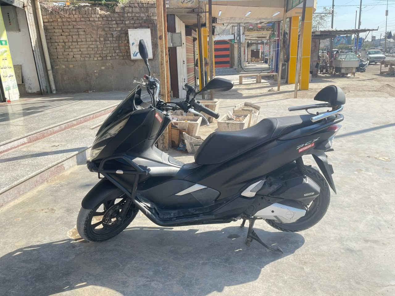 سلام عليكم
دراجه bcx جيل الثالث للبيع 

الدراجه صار شهر من نازله من الرنبه 

جاهزه من كلشي 

تدفئه بل يدات 

مكفوله من كلشي 

من مكينه وكفر 

ومن الزلق 

بصمه 

السعر 16 ونص 

مكاني بغداد 

رقمي ***********
