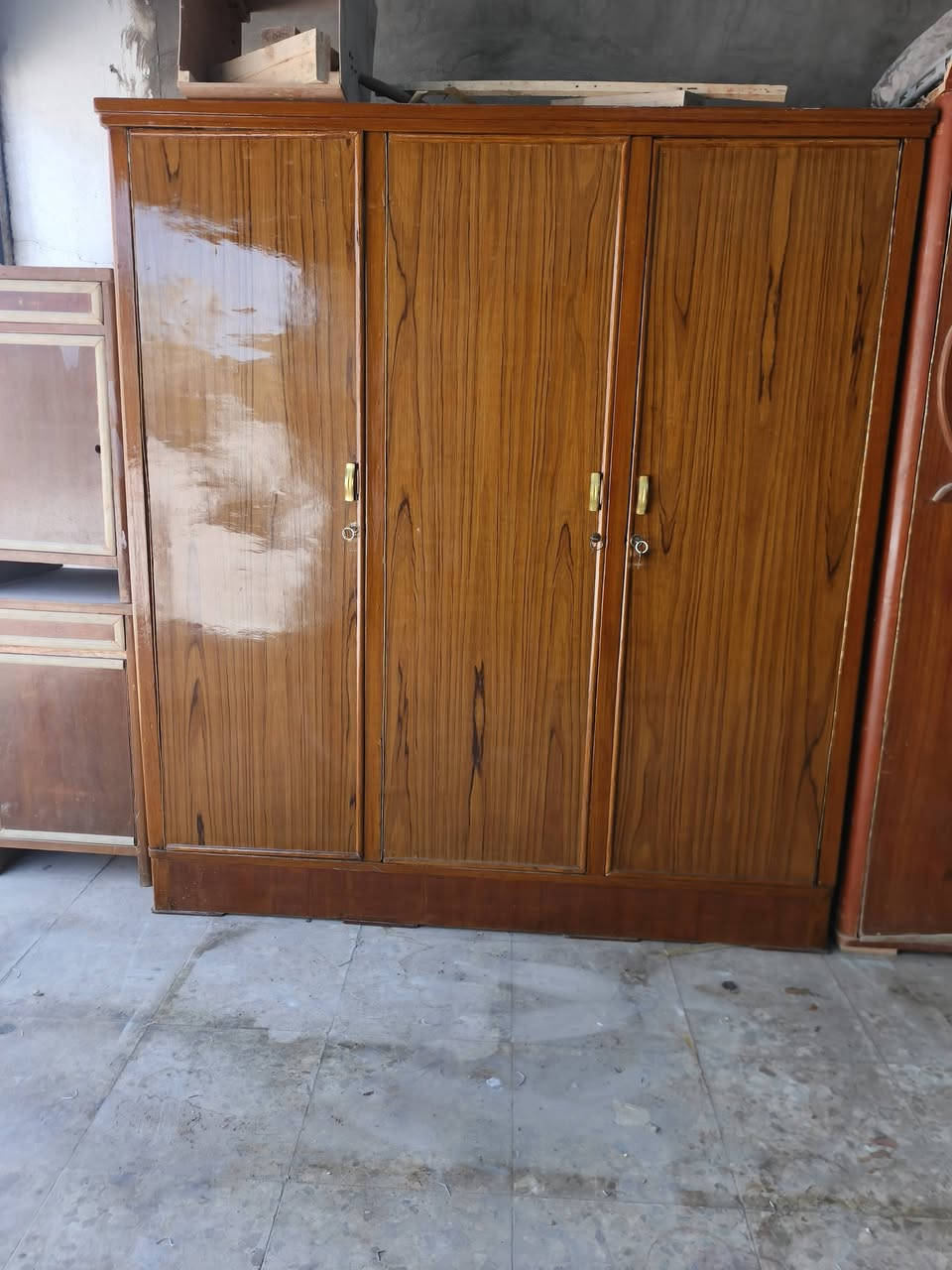 غراض للبيع مكاني نجف حي النداء للستفسار ***********
