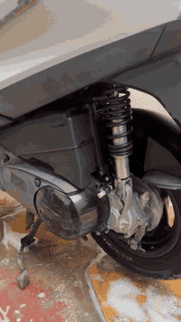 دراجة لكزز حديث دراجة مطلعها منل حاوية بيدي 
دراجة خير من الله بانزين ودهن فقط  ( السعر مليون 600) 
ما متواجد فيس هذا رقمي ***********
