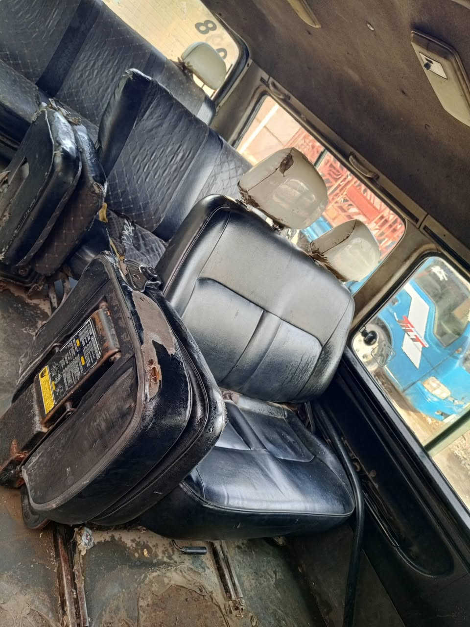 السلام عليكم كيه نفرات هونداي الموديل 1998السنويه 28تنتهي السياره بل موصل ايمن شرط المحرك واني الشرعي 50 وبيها مجال ***********=***********==
