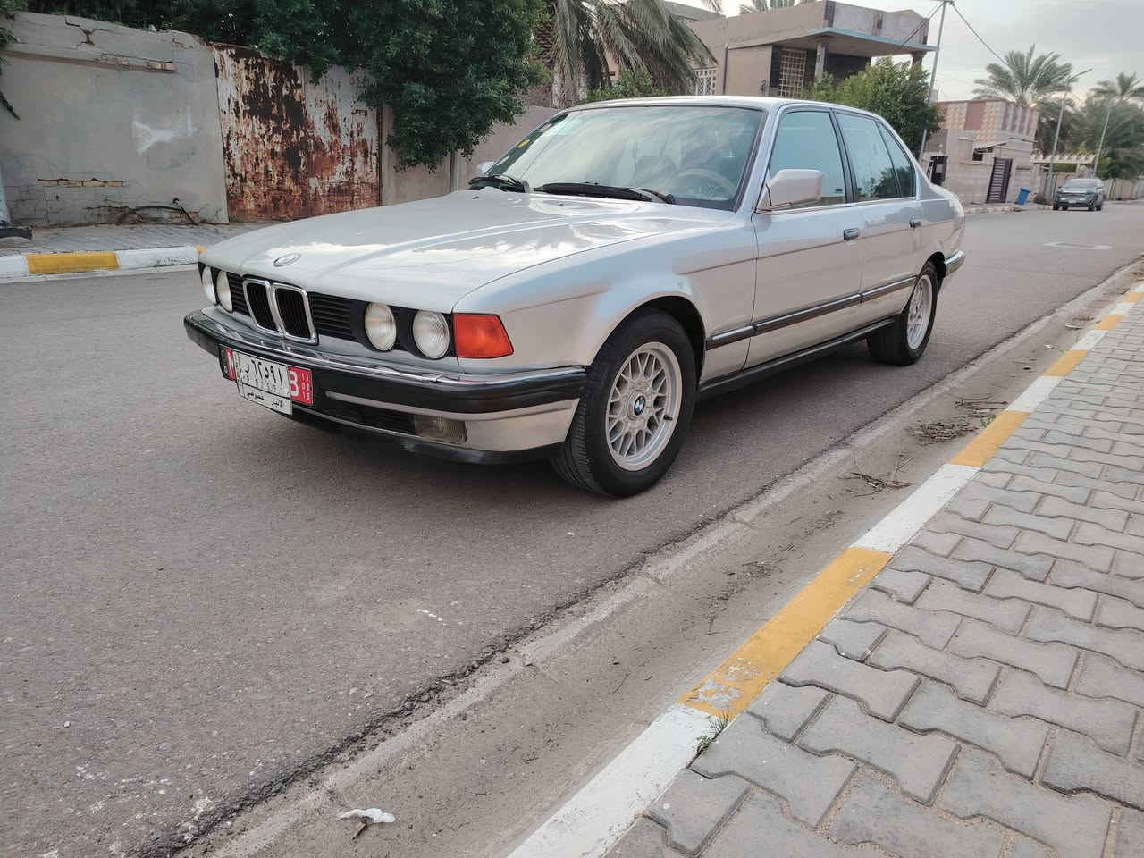 السلام عليكم بي ام  حجم 735 موديل 1992 رقم الانبار بسمي مشروع وطني تحويل مباشر سنويه لغايه 2028 كير ومكينه محور ياباني فيفيتي مكفولات جاهزه من تخم تاير حداديه امامي وخلفي جديده تبريد ثلج مضخم صوت كهربائيات كلها شغاله سنتر لوك صبغه جديده مكفوله من الضربه والعيب الشرعي كير ومكينه بعدهن ستيل شرط العنوان واسط السعر 50 بيها مجال كلش بسيط شرط السياره احله من الصور ترايها كلش ناعم اتصال ***********
