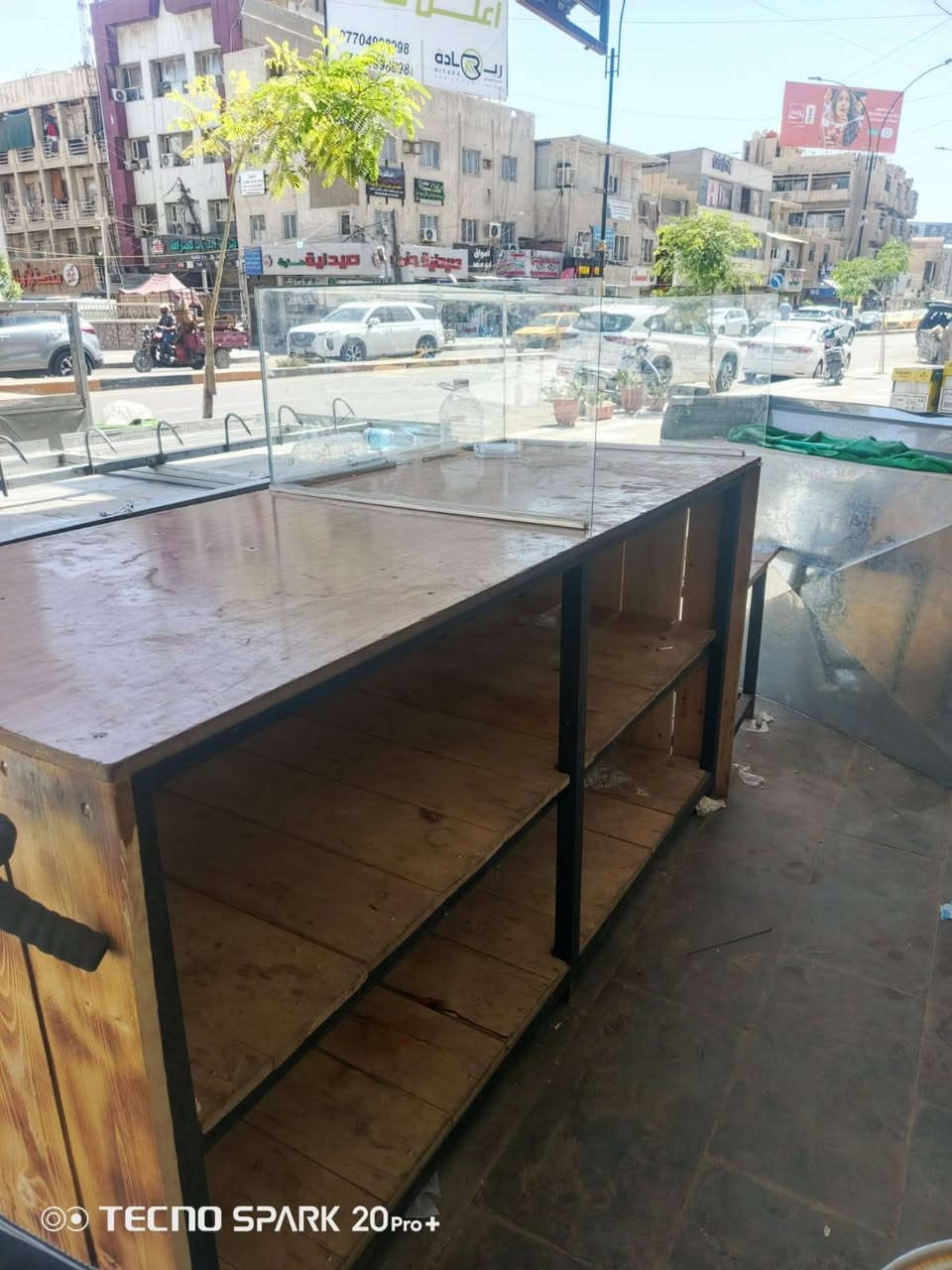 السلام عليكم شوايه كص 5 اعيون قلاية كنتاكي وفنكر ايطالي اصلي وميوزه حديد وخشب وحمايت اكل وعارضه وياها واشياش تكه وكباب الي محتاج اشياش  وسطل وياهن ملاحضه الشراي يخابرني واتساب ***********

