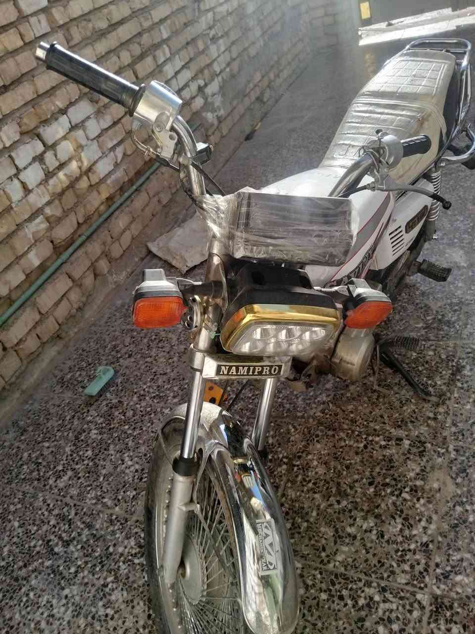 السلام عليكم دراجه للبيع اراني تاكر اربع كير مديل 22 دراجه نقص ولفات دراجه اصوليه اوراق بكانه بغداد الحسنيه مال رشديه سعر 350وبيه مجال رقم الهاتف ***********
