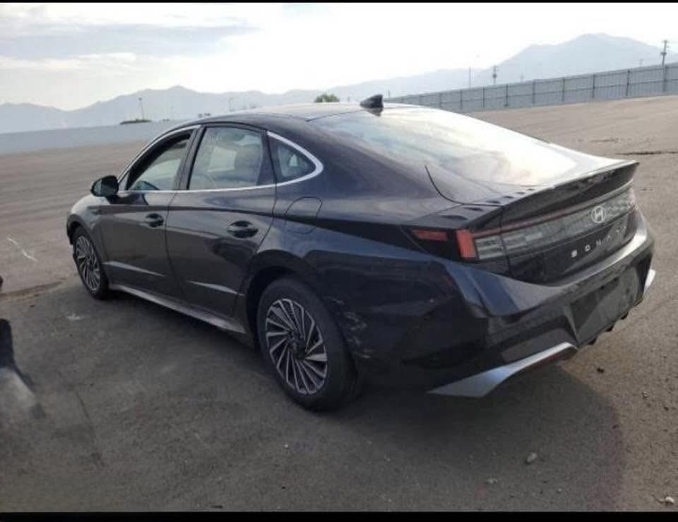 السلام عليكم ...
هيونداي سوناتا هايبرد 2024 للبيع.رقم بغداد

ماشية  38
الف كيلو متر 

مواصفات السيارة

رادار امامي

رادار خلفي 

تحديد مسار 

نقط عمياء 

شحن واير لس

نظام تتبع 

قيادة ذاتية

نظام تراكشن

تبريد لمس منفصل السائق عن

 العبري

 كشنات كهرباء

جنطة ذكية

نظام بلولنك اللي يفتح بالتطبيق على الموبايل

تدفئة كشن السايق و العبري 

قطعتين تبريد

السيارة جديدة كلش وحادثها موضح ب الصور كلش خفيف جاملغ واصلح نفسة بدون فتح

 

رقم بغداد

للأستفسار أكثر:  ***********

صور الحادث مرفقات 

سياره جديدة بالعافية الي ياخذها
