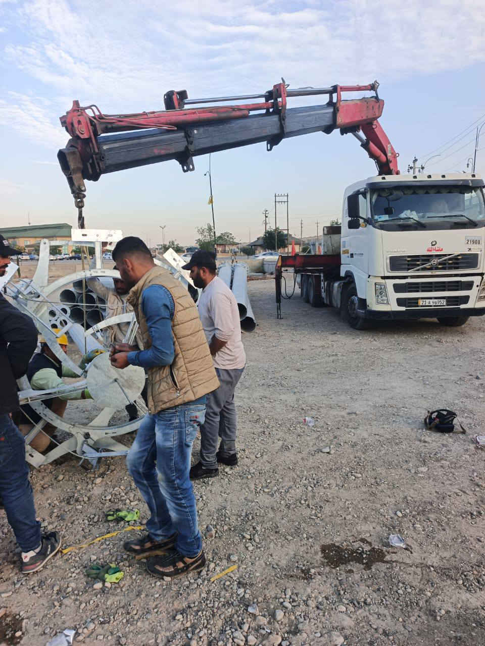 اخوان مكلف بل نشر
للبيع فالفو 
موديل 2005
العنوان كركوك
كرين هياب 
الوزن 11طن 
عدد سلايت   5 ريمونت
سياره مكفوله كفاله عامه 
السعر.  425
‏‪***********‬‏
