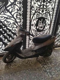 دراجه يوماهة مامفتوحه السعر200وبيهه مجال الرقم07711997009