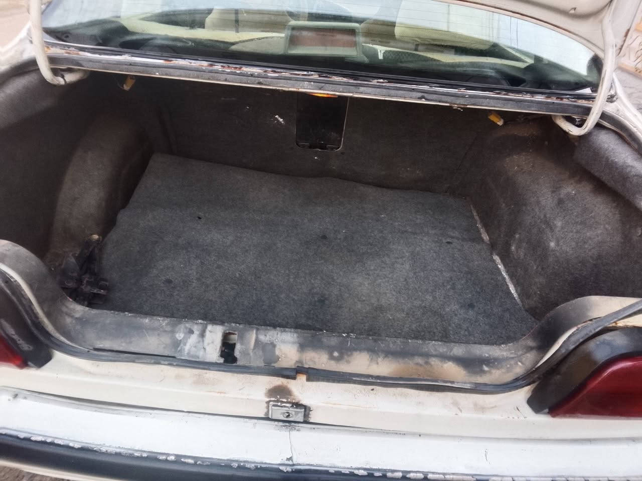 سلام عليكم للبيع بيجو بارص ٣٠١٣ باسمي سنويه ورقم جدد ٢٠٣٠ جاهزه مكينه وگير تخم تاير التبريد نقص غاز بالصيف چان شغال يعني بي ليك السياره بدون حادث بيه صبغ باب الصدر مكاني كربلاء السعر 40 ورقه للاستفسار اكثر ***********
