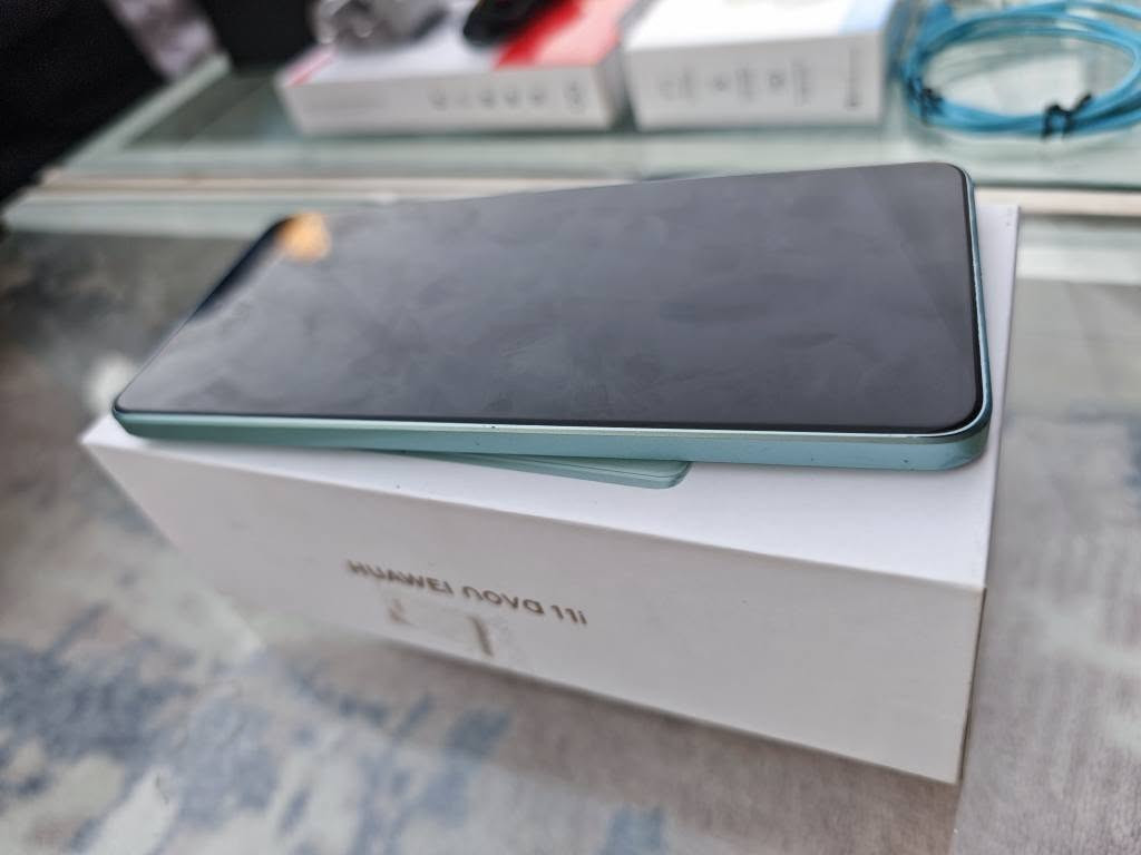 Huawei nova 11i
بەس کارتۆنی لەگەلە 
نرخ تەنها ١٦٥ هەزار قوفل
وەک بەلاش
١٢٨ رام ٨
دوو سیم
زۆر بەقوەت بەتایبەت بۆ پاتری
کەمێک ئیتاری وردەی هەیە 
شاشە و پشتی شوختی نیە
زەمانی دارو درەخت 
ناونیشان هەولێر 
گەیاندن هەیە 
*********** أربيل, العراق
