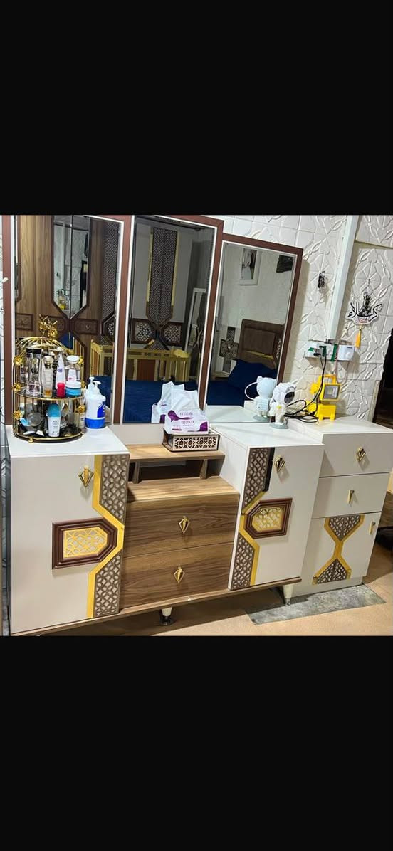 غرفه تركيه مستعمله شي قليل فول نضافه متكونه من 9 قطع في مزاد الرسول العنوان كاطون الرازي نهايه الشارع لاستفسار ع رقم الهاتف *********** ملاحضه مستعدون لشراء كافه المواد المنزليه وغرف نوم 💤
