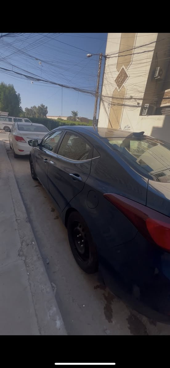 سلام عليكم
النترا وارد امريكي موديل 2016 
سيارة كلين بدون حادث 
اللون ازرق بحري
المواصفات 
—————-
فتحة 

بصمة

كشنات جلد

محرك دوش 

شاشة كامرة

مانع انزلاق

تحكم ستيرن جهتين 

السيارة ماشية 63 

رقم بغداد الجديد وكامل

سنوية بأسمي تحويل ثاني يوم

السيارة مفتوحة نص المكينة مبدل بيها رواجز وصار بيها طخة بلهلال مال الجاملغ الخلفي غير هلشي السيارة كفالة عامة
السعر 127 وبيها مجال
مكان السيارة بغداد حي الجامعة
***********
