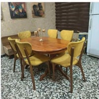 ميز طعام • تواصل خاص