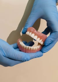 🔴السلام عليكم احد شخص محتاج أو يعرف ناس محتاجة أي علاج من ذولة الحالات...