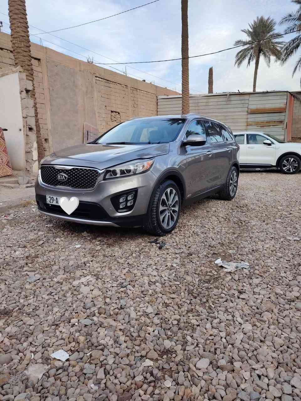 السلام عليكم 
سورنتو 2018 وارد امريكي  مكينه 2400 
7راكب 
رقم واسط  حادث امريكا فقط بنيد ماشيه
 108ميل مواصفات عاديه    
السعر 175$ 
العنوان واسط العزيزيه 
الهاتف ***********
