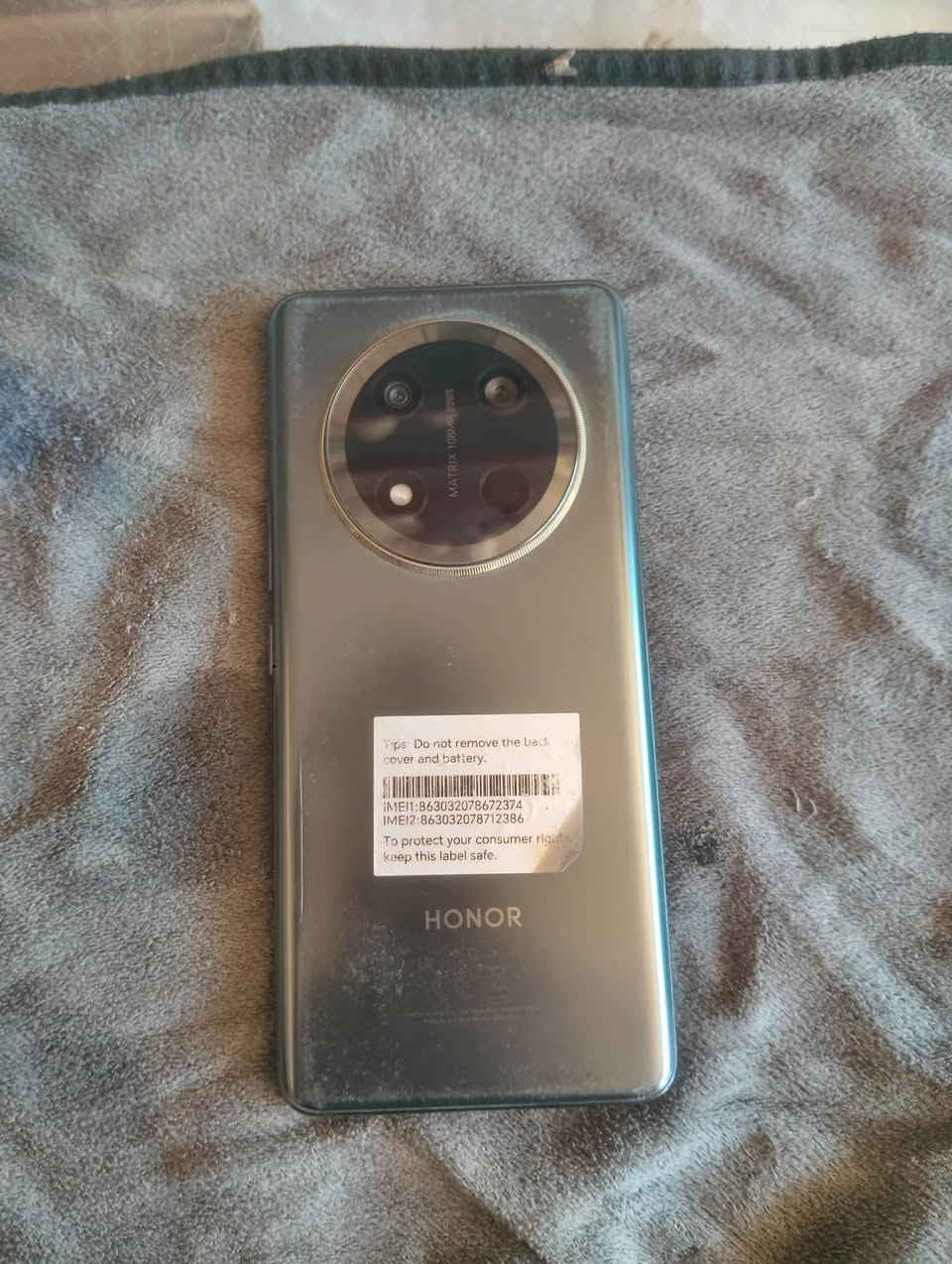 هونرX9c ذاكره 256 عشوائيه 12 جهاز نضيف كامل ملحقات مكفول سعر 350 وبي مجال تصال ***********
