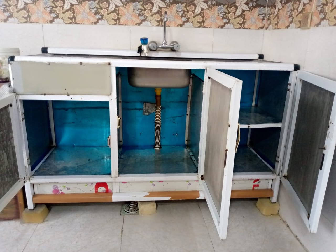 سنك مع ملحق للبيع  150 وبي مجال قليل  *********** المكان النعمانيه
