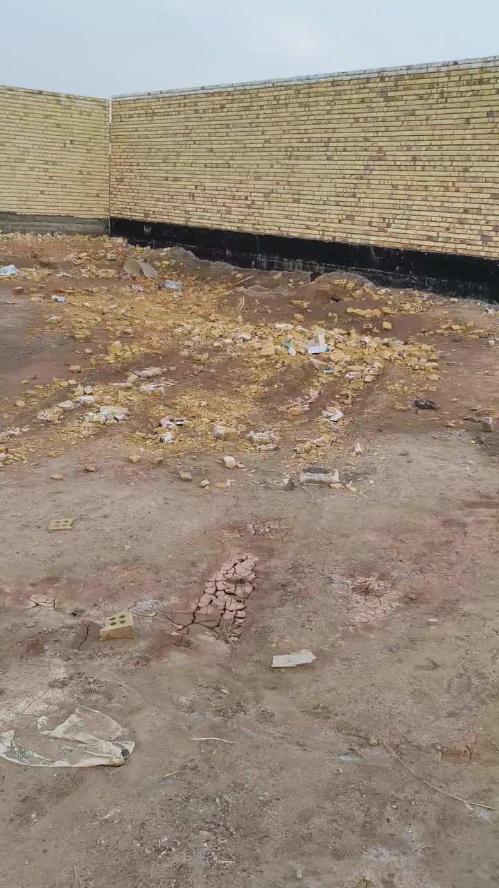 قطعه ركن على شارعين 260متر زراعي سند 25 شارع استاذ حبيب وبيت ابو احمد المله  مي وكهرباء واصله السعر خاص او اتصل على
***********
***********
