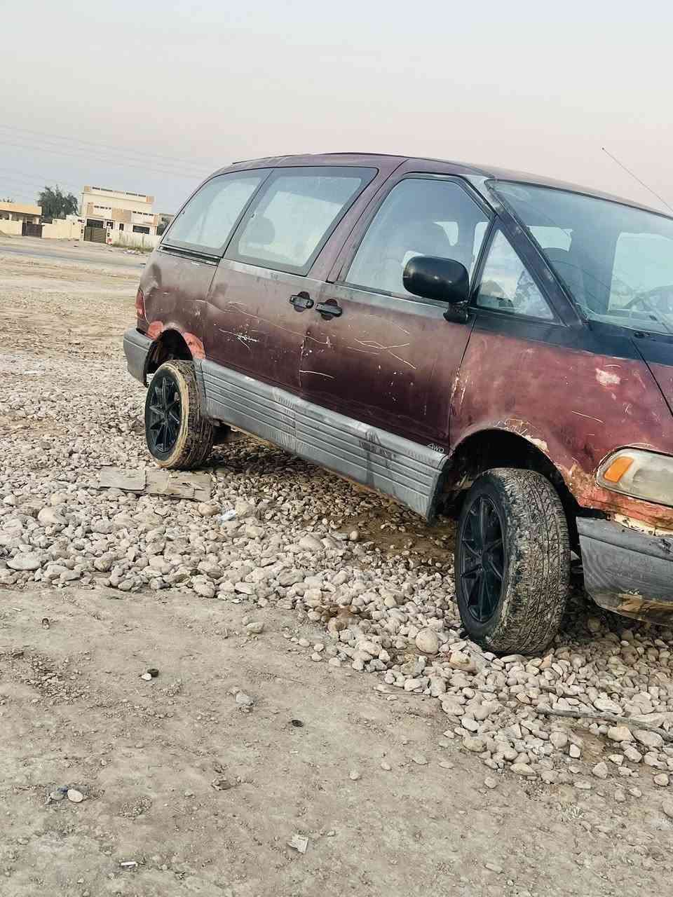 السلام عليكم        أعيد النشر بسبب الوعود الكاذبه.            تيوتا  بريفيا للبيع موديل 1992 كامل كير محرك حاويه شادهن دبلات امامي خلفي جديد السياره خير من الله ترايك وين متريد  السعر 20 ورقه لاستفسار ***********
