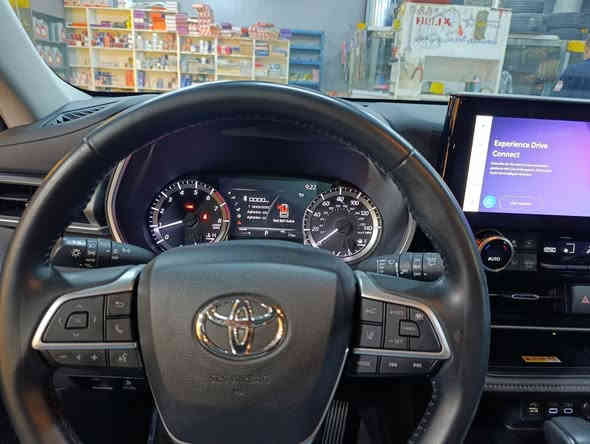 تيوتا هايلاندر 2023كلين تايتل AWDفور ويل  لون مميز مرغوب  ٤ سلندر توربو   بدون قطره صبغ   بحاله الزيرو ٤ الف كيلو فقط ماشيه وقابله للزياده رقم اربيل بأسمي تحويل مباشر 
فول مواصفات xle  
٧ مقاعد vip 
مقاعد جلد 
فتحه سقف
بصمه 
بصمه ابواب ذكيه
شاحن واير لس
تدفئه مقاعد
صندوق كهرباء 
AWD فور ويل

لد داخلي اناره محيطيه ابواب ودشبول 
وبعد بيها مواصفات خير من الله  
مرفق صورها بأمريكا  
مكان السياره الانبار رمادي
السعر المطلوب ٣٤٥ ورقه وقابل للتفاوض ماعجبك السعر علق تعليق يليق بيك وبشخصك لان ماتكدر تقارنها بسورنتو كوري 
*********** للاستفسار
