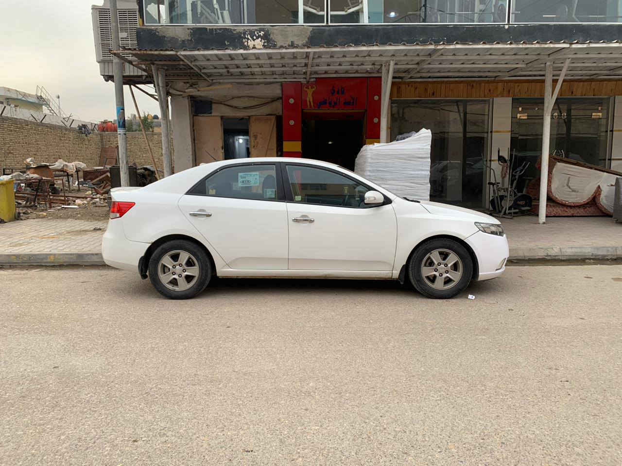 سلام عليكم سيراتو موديل 2012 رقم أربيل تحويل مباشر أو وكاله بيه قطعتين ونص صبغ فقط السعر 88 بيع مستعجل مكان واسط العزيزيه
***********
