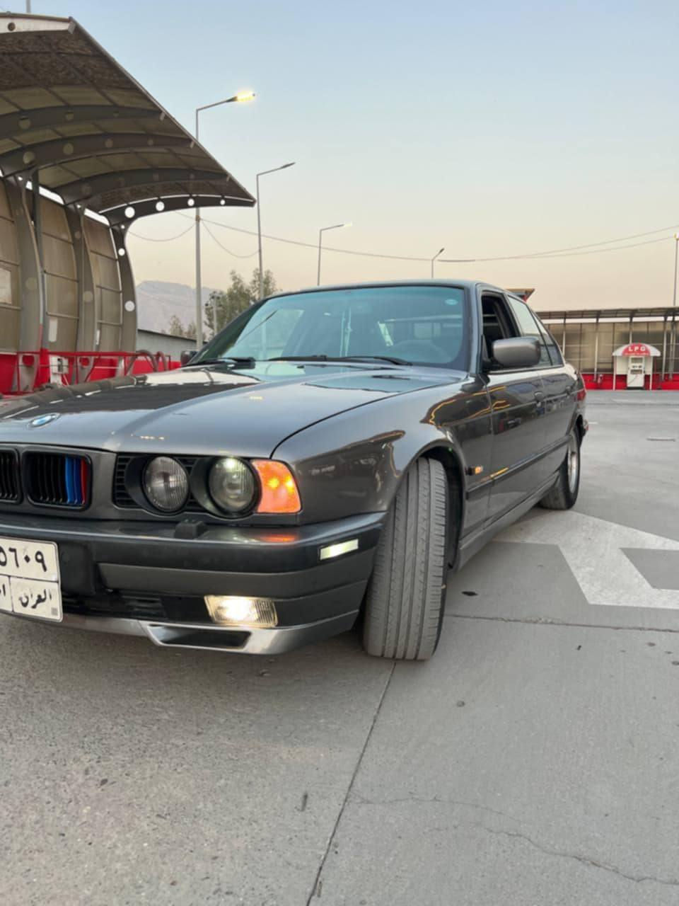 السلام عليكم
BMW للبيع
525اصل 
أصل بليته كير مكينه بشرط مسكر فانوص
كهربائيات كلها شغاله ومابيها جطل
سياره بلاديه  بدون حادث فقط صبغ عام
دكه جاكوج مابيها 
 مواصفات كشنات جلد تبريد ثلج حداديه جاهزه رقم اربيل ترايك للبصره 
العنوان بغداد المحموديه
 
***********
