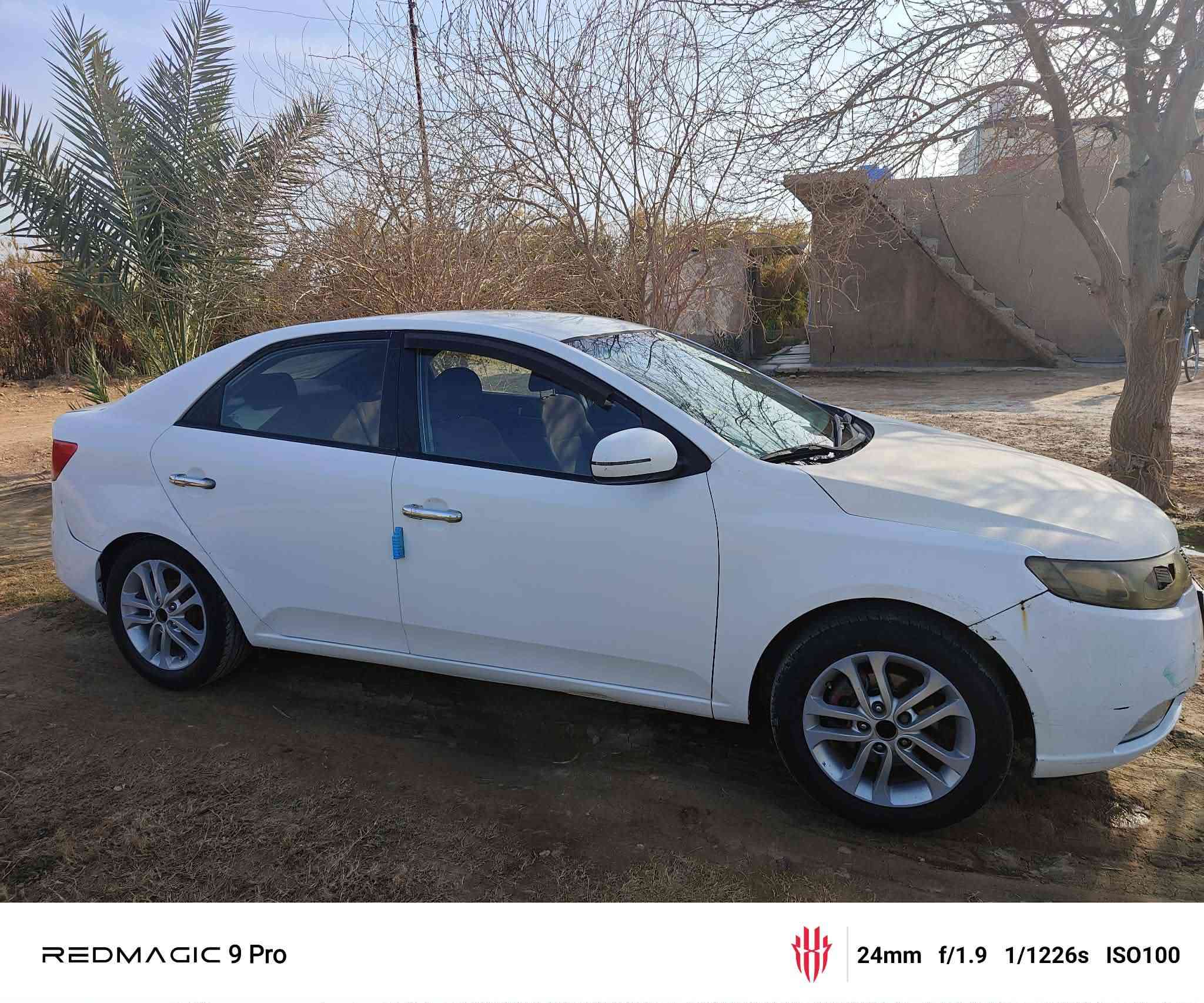 سلام عليكم
سيراتو 2011 
عنوان السيارة بغداد المدائن
رقم سليمانية
بيه طخه جاملغ وباب بدون تعديل ولا شي و ع وضعهن
تبريد تدفئة فول تايرات جدد 
بدون صبغ
 رقم ***********

سعر 85مستعجل وبيه مجال
