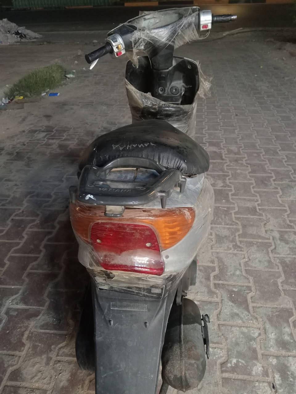 دراجة عصفوريه دراجة نضيفه وشغاله بس اني ابيع كوم حديد كوم حديد
هيه تشتغل بس يعني من اكلك كوم حديد يعني شيطلع بيها ما بيها نقوصات ما ادري دراجة سعره 200 وبيها مجال الي يريدها يكتب شي بل تعاليق وراسله العنوان بغداد حي ور ام الكبر والغزلان


**إذا كنت صاحب هذا الإعلان وتريد حذفه لأي سبب، رجاءا أرسل رسالة إلى الدعم الفني**
