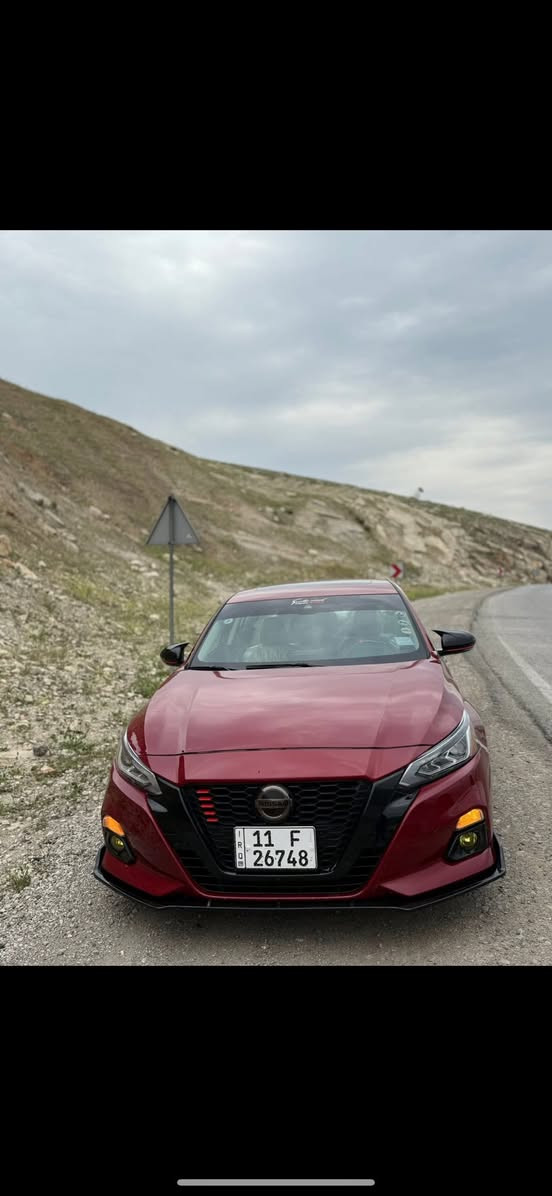 السلام عليكم 
التيما 2019 sv plus 
فول الفول 
تحكمات ستيرن 
تحديد خروج عن المسار 
اوتو بريك 
رادارات
شاشة كار بلي 
تبريد قطعتين 
فتحه سلايت 
نقطه عمياء 
كشن كهرباء تدفئة 
تدفئة ستيرن 
السيارة 1/1 مواصفات 
سعر مناسب 125
السياره جاهزه مناقصهه غير صدر امامي 
مكانهه ديالى رقمهه بغداد 
رقمي ***********
ا
