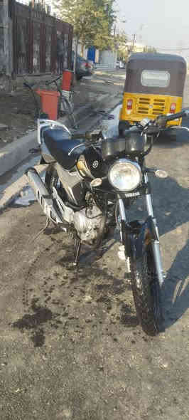 سلام عليكم دراجه يباني اي نقص  سلف هندر كلشي شغال بيه كامله دراجه أخو جديد
العنوان سبع قصور شارع ابو علي 
رقم ***********
