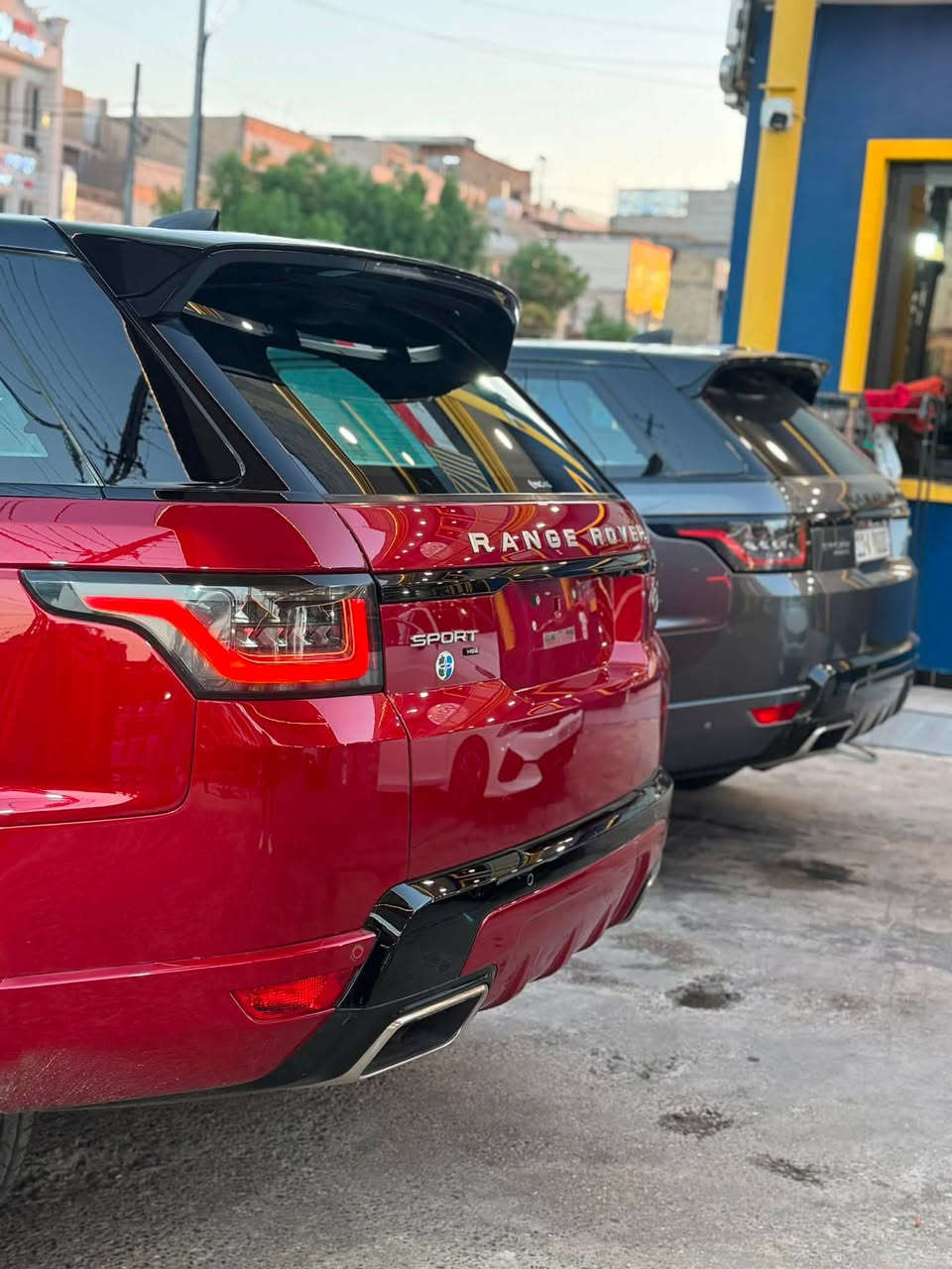RANGE ROVER
SPORT
2021
HSE
🇬🇧🇬🇧🇬🇧
رانج روفر 

الموديل ـ 2021
لون احمر 😍 
داخل مميز احمر
وكالة سردار كفالة عامة

عداد المسافة ـ ❤️50 الف كيلو متر😍
عداد الاسطوانات 6 سلندر
 
المواصفات 
4 كامرات 
الداخل لد - ثلاجة 
بانوراما 
5 بصمات
ابواب شفط + جنطة كهرباء

ملاحظة 🇬🇧🇬🇧

يوجد سيارات اخرى في المجموعة 
انزل للأسفل 😉
اذا رأيت التعليقات متاحة على السيارة 
اعلم بأن السيارة مازالت متوفرة
واذا التعليقات مغلقة اعلم بأن السيارة قد بيعت 💰

تسأل على السعر 
اتصل او راسنا واتس اب
او ادخل على الكروب الرئيسي
اضغط هنا 👇👇👇

فريق رانج روفر العراق (U.C.M.i)

مكان السيارة بغداد
للأستفسار 

***********

***********
Yousif Range
