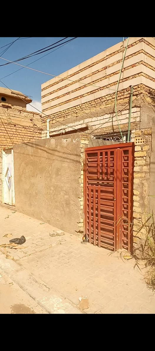 بيت للبيع في حي المكرمه مقسوم بيتين بناء قديم  136 متر الشراي يتصل على الرقم ***********
