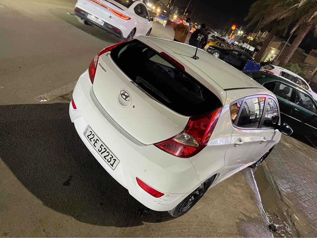 يالله 
هيونداي اكسنت 2017 
حجم المحرك ccm1600
رقم اربيل باسم عربي صديقي 
بيها صبغ بنيد وجاملغ 
بدون اي دواخل 
شواصي لغود كله سليم 
تبريد ثلج 
صدر جيد 
محرك كير تمام 
رقم وهزه وسنويه كله جديد 
السعر ٨٩ مجال بسيط جدا 

مكاني غزاليه 
*********** بغداد, العراق
