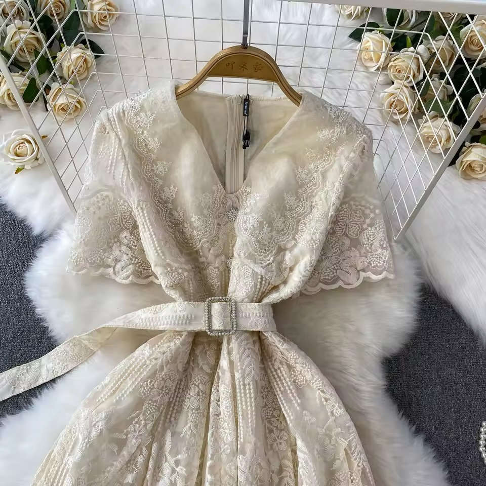 ⁨	⁨	فستان كيبور يجنن 🙈💞
الطول 119 سم 
السعر :60 الف 
القياسات S M L Xl Xxl⁩⁩


**إذا كنت صاحب هذا الإعلان وتريد حذفه لأي سبب، رجاءا أرسل رسالة إلى الدعم الفني**