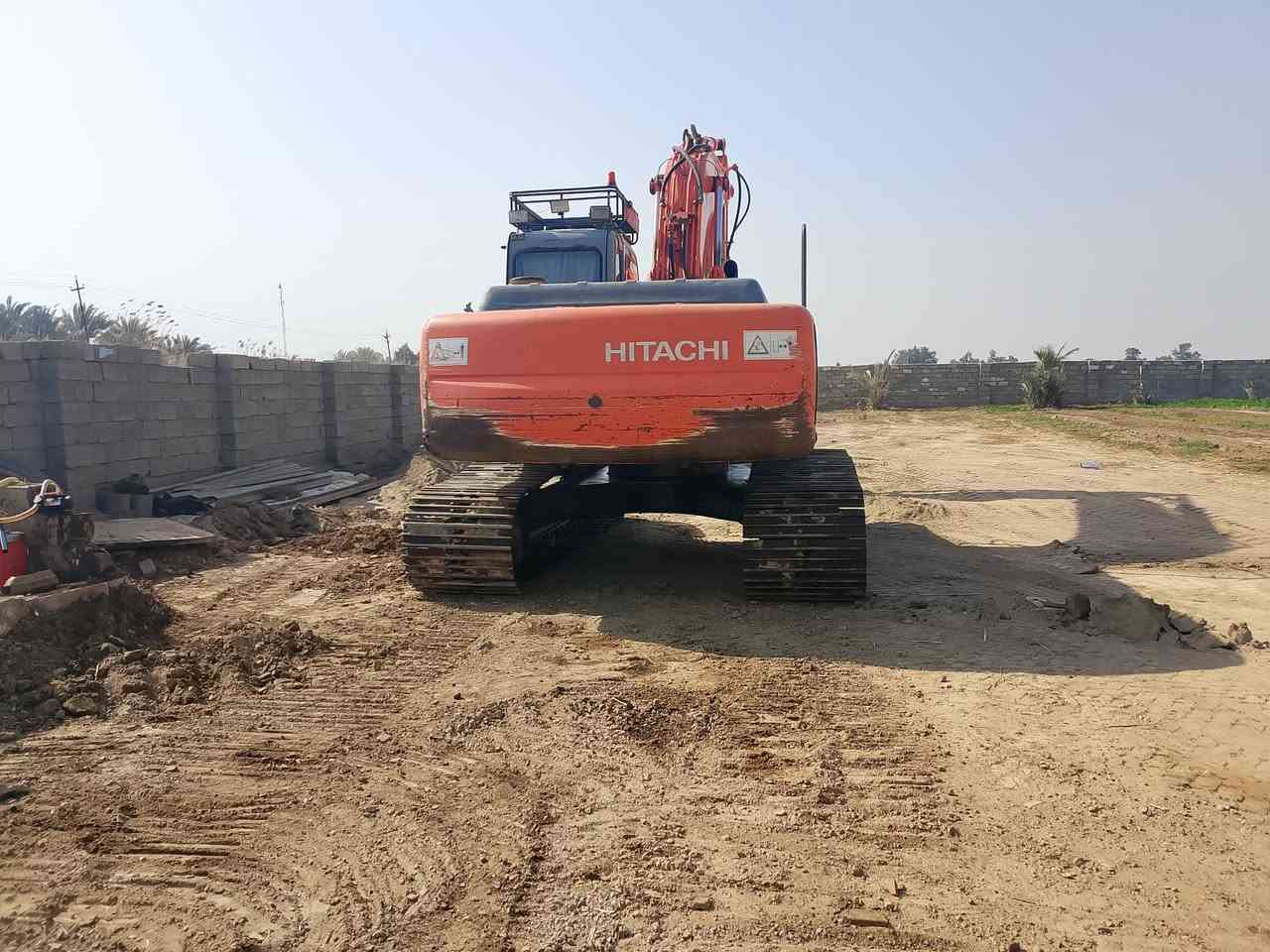 للبيع حفاره 2004. ***********
