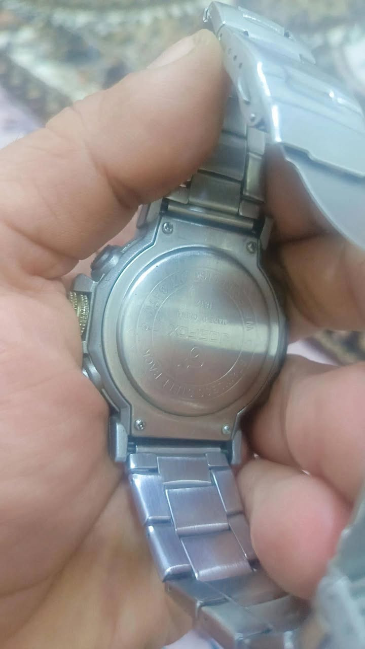 السلام عليكم الكتروني وعقارب 
تيتانيوم اراقام لامينوس 
نضافه تامه 
سعر 40 وبيها مجال قليل للشراي


**إذا كنت صاحب هذا الإعلان وتريد حذفه لأي سبب، رجاءا أرسل رسالة إلى الدعم الفني**