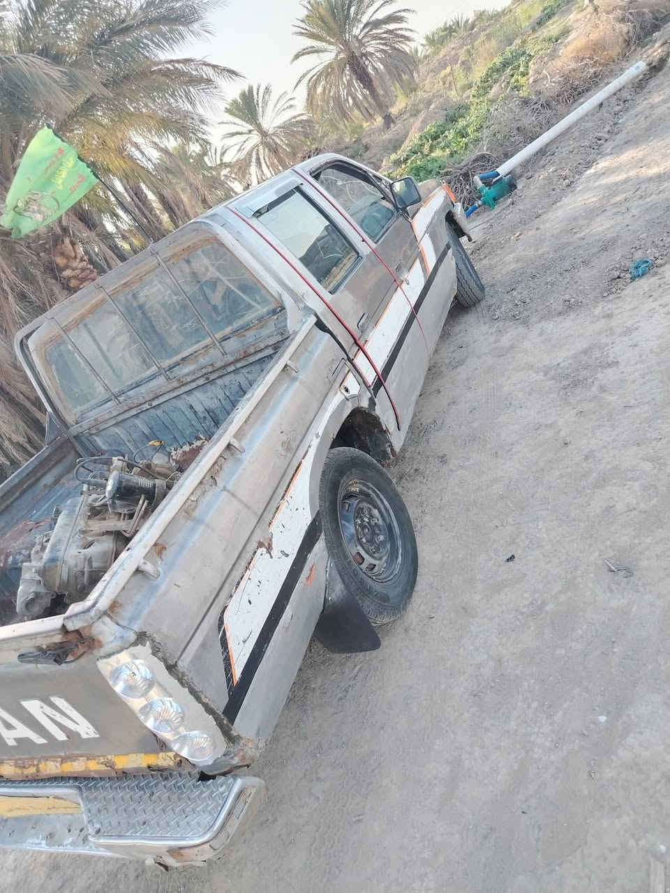 السلام عليكم بيكم نيسان موديل ٩٠ محرك جديد تواير جدد بدون مداور بيهه قاصرين السعر ١٤ مكان ناصريه الرفاعي ***********

