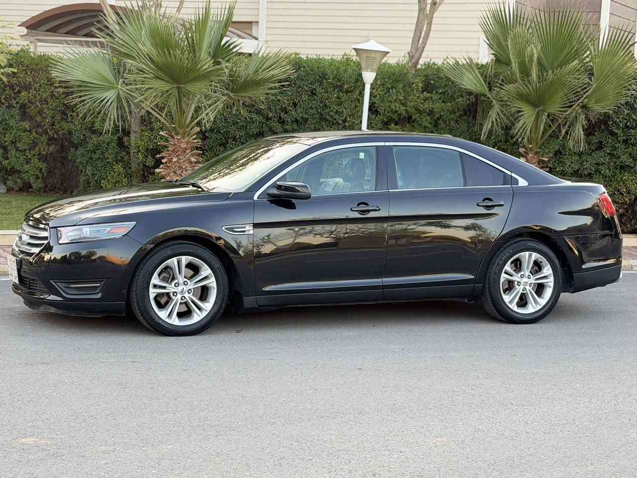 سلام عليكم 
*********** 📞 
سعر ( 107 ) 💵💸
~~~~~~~~~~~~~~~~~~~~~
من رخصة الادمن المحترم 
اخوية اقرا تفاصيل قبل مااتخابر 

فورد تورس موديل ( 2013 ) مواصفات SEL اخوان سيارة جديدة ، بيهة صبغ جاملغ خلفي و شبر بلباب بدون ضربة ، سونار ناشرة وية صور  
رقم سليمانية سنوية جديد لل 2028 
شرط تحويل 
.................................
محرك( 6 ) سلندر 
كير اوتو + عادي 
شاشة جبيرة 
حساس خلفي 
كشنات كهرباء 
جامات صفاح كهربائي شغال
اشاير ترحيب 
ليد بدعامية 
تحكمات استيرن 
اربع جامات كهربائي شغال 
سنتر لوك شغال 
كهربائياتة كلة شغال 
مثبت سرعة شغال 
كود ع باب 
باتري جديد 
لايتات زينون 
صدر امامي خلفي جديد
سيارة بل حقيقة احلى من صور 
--------------------------------
مكان سيارة ديالى خانقين 🏠
