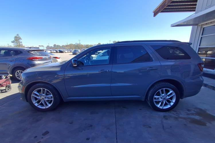 السلام عليكم 
 دورنكو موديل 24 جيتي بلص. فول مواصفات مرقم بغداد باسمي داخله شهداء تستلم وكاله نفس اليوم واي ضمانات حاضر 
حادث الجاملغ فقط بارد وتكحيل وبنيد محدث ابو فتحتات بنيد القديم موجود ماشيه 64 ألف ميل  سياره جديده وجاهزه من كلشي مكاني الشعب 
رقم الهاتف ***********
