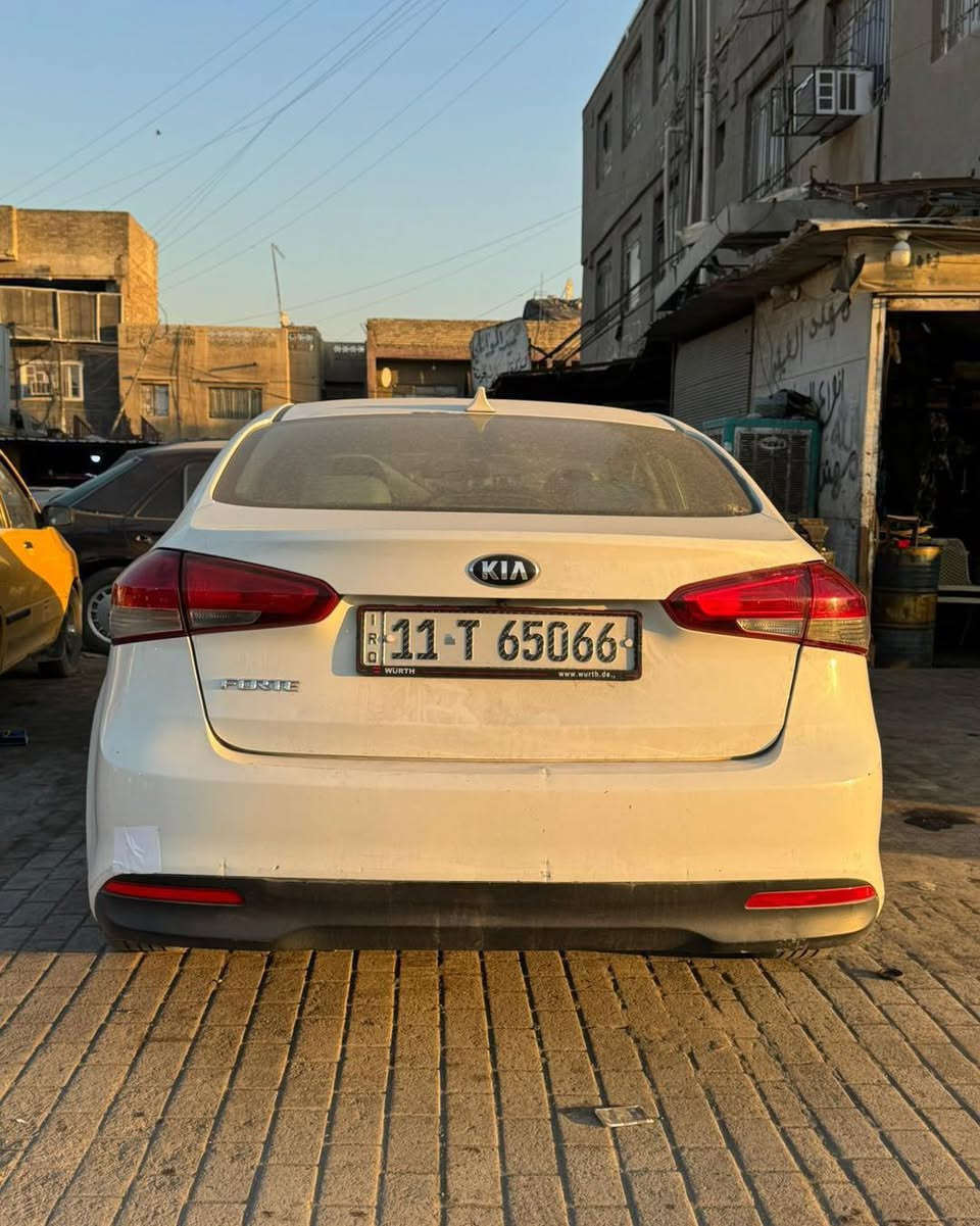 ارخص كيا فورتي بالسوك الي على باب الله ياخذة بلاش 🌹🌹🌹
   ✅ لمعرفة السعر علق ب …✅ تم 🤲

كيا فورتي …❤️❤️
موديل 2017 
ماشيه 92 
مواصفات عاديه 
الحادث مثل ما موضح بالصور 
☎️☎️☎️☎️
 ***********
