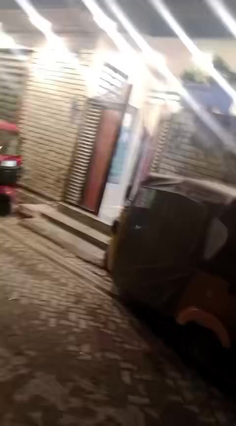 ا
بيت مساحه ١١٠واجهه١٠نزال ١١يحتوي استقبال ٥*٦وغرفه نوم ٤*٥وصاله ٥*٤القاط الثاني كذلك نفس الجوه قطاع ١٨مدينه الصدر رقم الهاتف ***********
