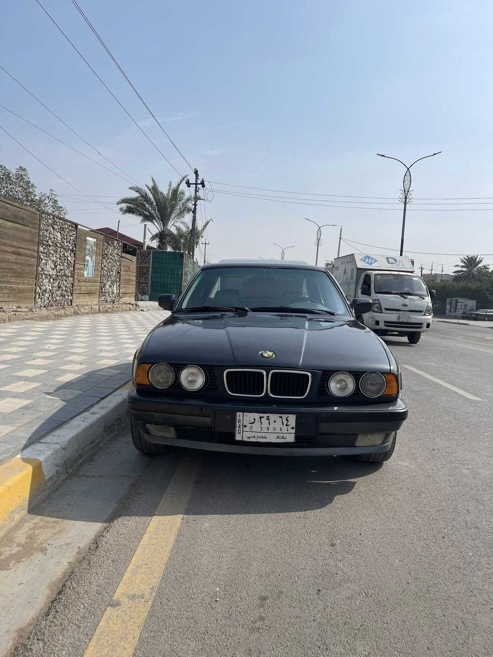 السلام عليكم 
بي ام دبليو ٥٢٠ موديل ١٩٩٠ للبيع 
محرك سته سلندر مسكر عدل 
سياره كير عادي كلش نشطه صدرها طقه ماتسمع بي اطلع وين مايعجبك ما شاء الله عليها سلايد طقتين 
ويل هامان رياضي ١٧ جام كهرباء تبريد عاطل منظومة كاملة 
سياره مشروع وطني رقم بغداد بسمي (شرط تحويل) ثاني يوم 
سنويتها منتهية صارلها شهرين رايدها ب٥٥ وبيها مجال 
مكاني بغداد البلديات 
بيع فقط 
اتصال***********
