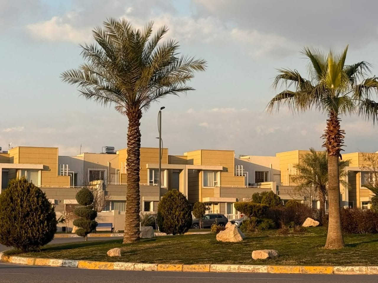 مجمع لانة سيتي في أربيل… حيث تلتقي الراحة مع الحداثة، ويصبح السكن أسلوب حياة راقٍ. بيئة آمنة، خدمات متكاملة، وتصميم عصري يمنحك إحساس الاستقرار الذي تستحقه — المكان الذي تبدأ فيه حكاية بيتك الجميل. 🌿🏡

***********
