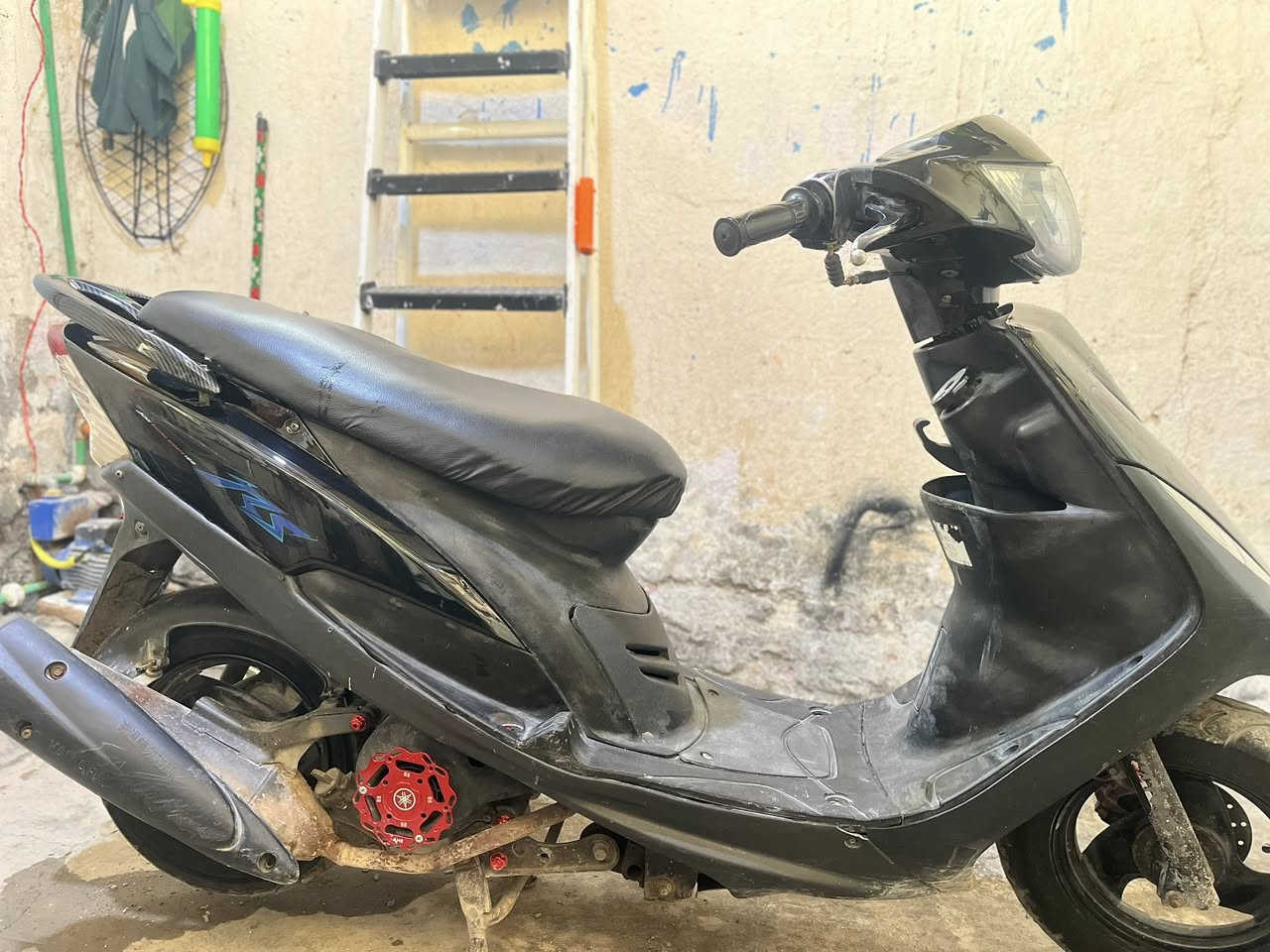 سلام وعليكم دراجه ماكس عدله بوشه 49 بلاد دراجه نكره سلف كلشي شغال بيهه كهربائيات كلها شغال بس عداد السرعه ما يشتغل دراجه كلهه بلاد ماعده بس كفرات السعر 750وبيه مجال للستفسار واتساب ***********
